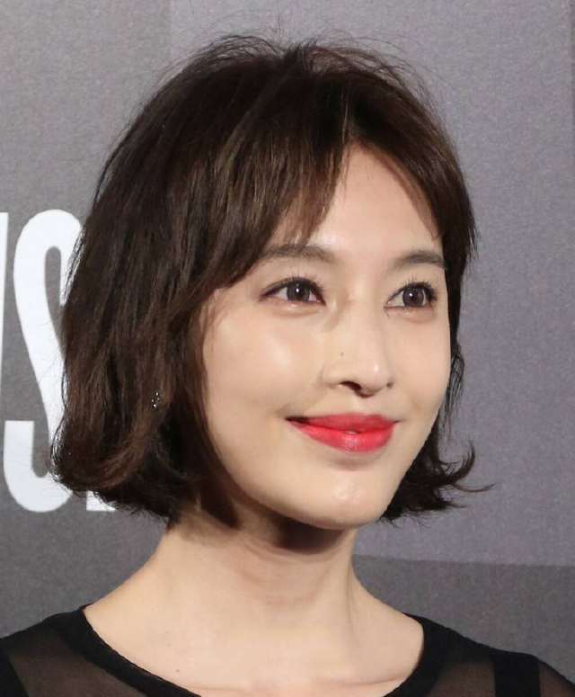 明星最新發(fā)型，潮流引領者的時尚風采