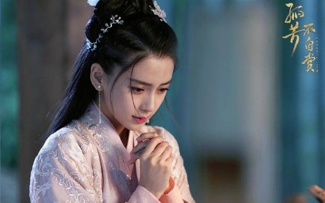 時(shí)空交錯(cuò)下的華美古裝穿越之旅
